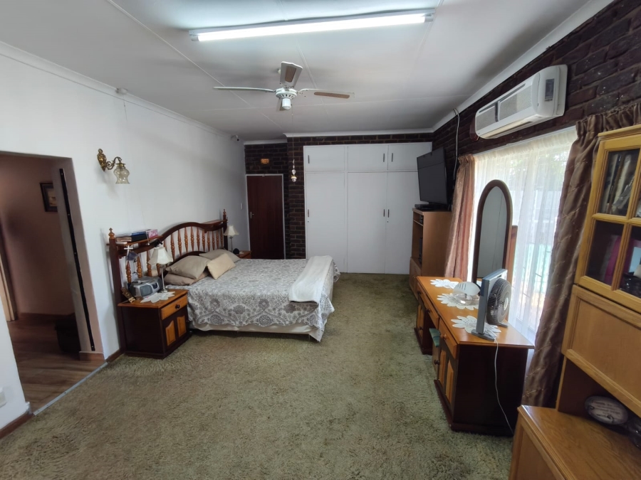 4 Bedroom Property for Sale in Safari Gardens North West
